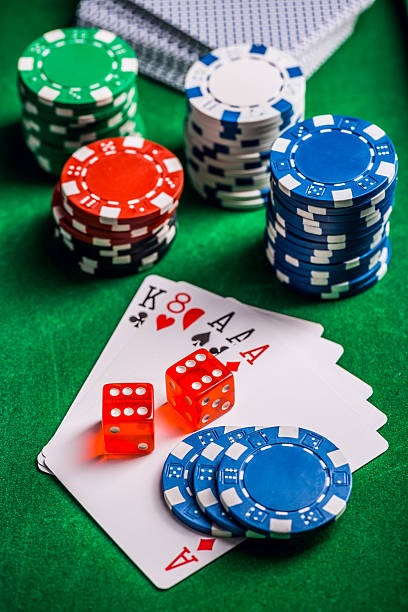 Sic Bo dice table interface showing betting options and real-time settlement display
