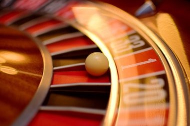 Live baccarat table interface showing banker, player, and tie betting options with real-time settlement
